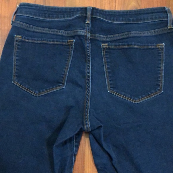 Old Navy Rockstar Super Skinny Mid-Rise Jean - Picture 9 of 10